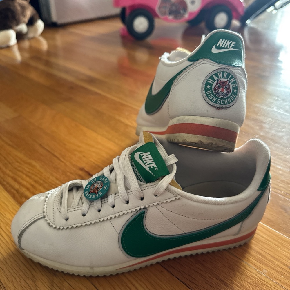 Nike Kids White and Green Classic Sneakers